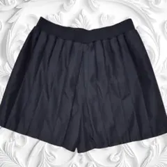 美品✨️シネマクラブ ブラック プリーツ キュロット ショートパンツ レディースのサムネイル