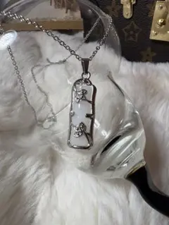 リーフモチーフ ネックレス