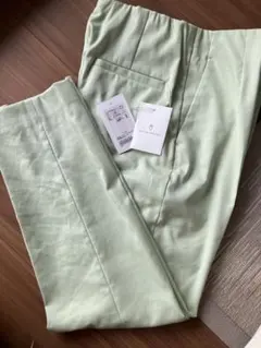新品！ユナイテッドアローズ シャイニースリムパンツのサムネイル