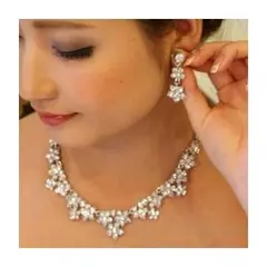 結婚式、二次会にティアラ&イヤリング&ネックレス 3点セット