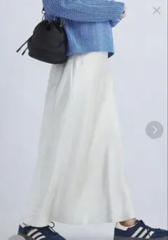 グリーンレーベルリラクシング　サテンナロースカート