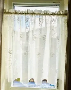 花柄刺繍のカフェカーテン