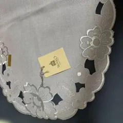 銀座和光の手刺繍テーブルセンター 9月セール❤️銀座和光 WAKO テーブルセンター 花柄 刺繍 - メルカリ