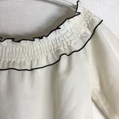 evelynのフリルトップス