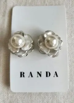 RANDA フラワー パール イヤリング 2点セットのサムネイル