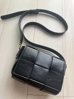 ショルダーバッグ ブラック