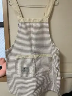 ストライプ柄エプロン