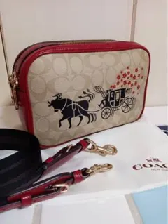 コーチ　ショルダーバッグ　丑年限定　人気完売　カメラバッグ