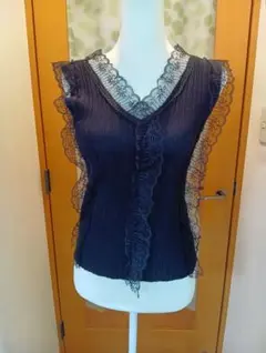 ブラック レース付き リブノースリーブトップス