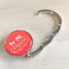 【未使用品】COACH バッグハンガー レッド 赤 ロゴのサムネイル