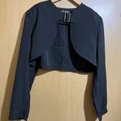 未使用　SHEIN ショート丈　ノーカラージャケット　前ベルト　バックル