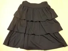 ユニクロ　３段　スカート　ブラック