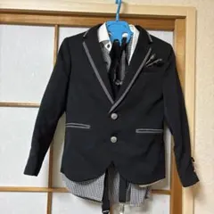 子供用フォーマルスーツ 黒 ネクタイ付き