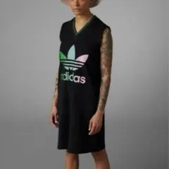 完売　adidas originals アディカラー70s Vネックワンピースのサムネイル