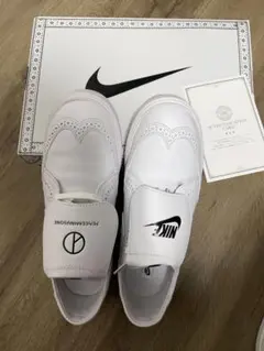 Nike ホワイト スリッポンスニーカー
