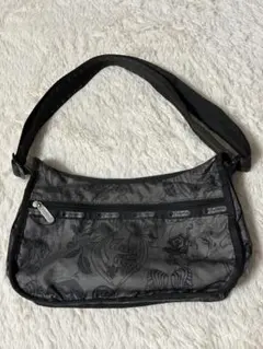 Item thumbnail for item ec31cd10-a8e9-417b-bde7-89e956d149c8