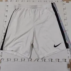 Nike DRI-FIT ハーフパンツ Lサイズ ホワイト
