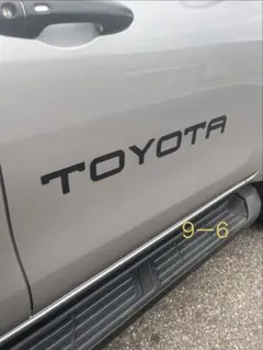 10【マグネット式】トヨタ TOYOTA デカール ハイラックス ハイエース等 