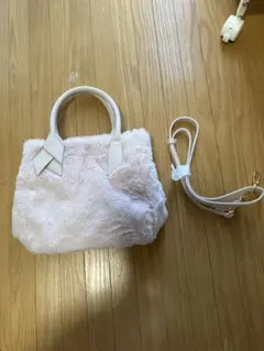 ピンクファーバッグ 取り外し可能ストラップ付き