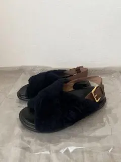 MARNI マルニ　FUSSBETT　ファーサンダル　ネイビー 35のサムネイル