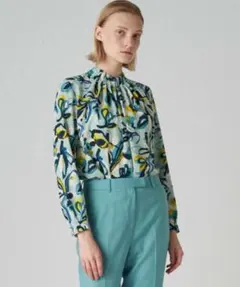 新品未使用タグ付　日本製【TOMORROWLAND】ネックギャザーブラウス　36