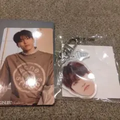 TREASURE　ジョンウ　顔アクキー哀＆トレカセット