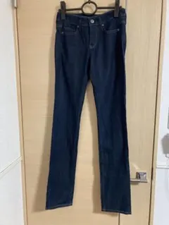 【UNIQLO】HEATTECHストレートジーンズ　　スキニーフィット　23