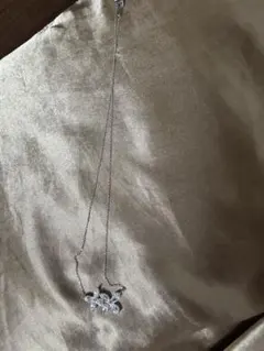 ダブルバタフライネックレス