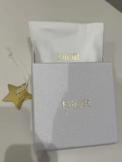 Dior ホワイトレザーギフトボックス