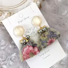 ☘インド刺繍リボンとシェル調カボションのイヤリング☘くすみグリーン ピアス可 春