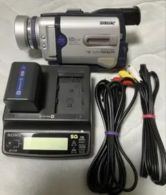 ソニー ビデオカメラDCR-TRV30ミニDVテープ 美品 作動機 充電器セット ソニー ビデオカメラDCR-TRV30ミニDVテープ 美品 作動機 充電器