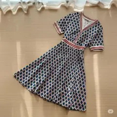 【新品】大きいサイズ夏服ゆったり半袖 Vネックワンピース4L ラージ 6a