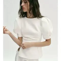 ホワイト パフスリーブ ペプラムトップス