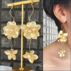 No.40 マットゴールド立体フラワー ゆらゆらお花舞うピアス イヤリング