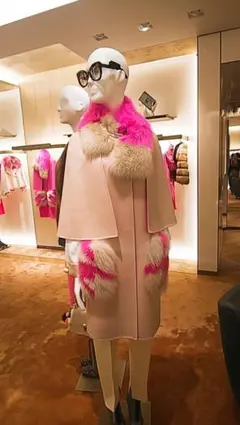 FENDI フォックスファーコートのサムネイル