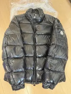 【美品・正規品・タグ付き】MONCLER MAYA ダウンジャケット ブラックのサムネイル