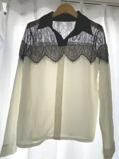 【美品】レース装飾付き長袖シャツ
