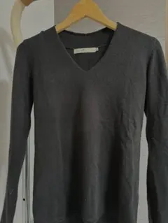 新品未使用AZUL ベーシック Vネックニット