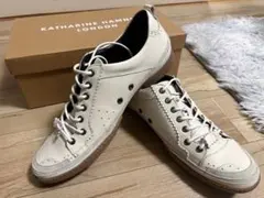 ゆ*う様 KATHARINE HAMNETT ホワイトスニーカーのサムネイル