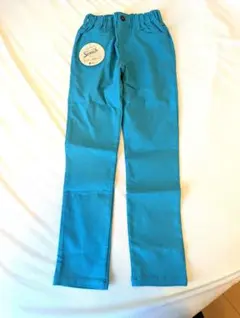 エメラルドグリーン ストレッチパンツ　タグ付き新品　140cm