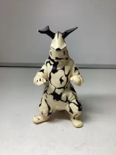 当時物】 エレキング｜バンダイ 旧ウルトラ怪獣シリーズ／004 - メルカリ