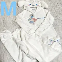 【新品未開封】サンリオ　リラックスコンビネゾン　アクリルキーホルダー付　シナモン