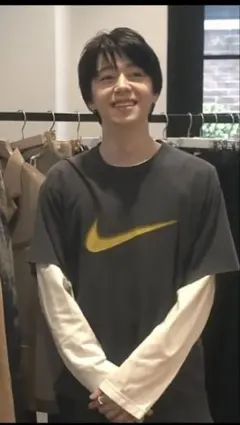 oursローズ着用】nike 90s デッドストックtシャツ y2k 短丈 - メルカリ
