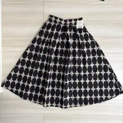 【新品タグ付き】TIARA ロングスカートのサムネイル