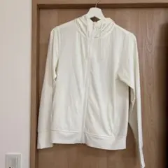 ユニクロ　エアリズムUVカットメッシュフルジップパーカー　ホワイト