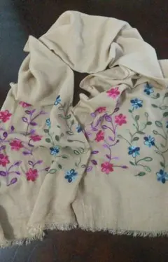 SELF+SERVICE　刺繍ストール