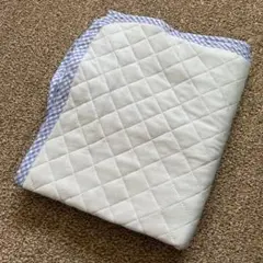 キルティング敷きパッド ホワイト×ブルー　70㎝×120㎝