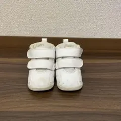 ASICS ホワイト 星柄 ファーストシューズ　アシックス　13.5