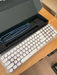 タイプライター風 メカニカルキーボード シルバー ゲーミング