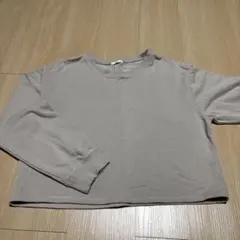 GU ベージュ　クロップド丈 トレーナー　M
